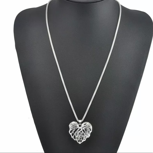 New Hollow Heart pendant w/Sterling Silver chain - Picture 6 of 8